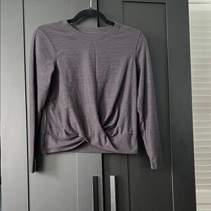 Old Navy Charcoal Grey Long Sleeve Women Workout Shirt. Front twist NWT